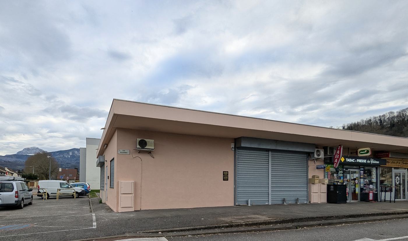 Ravalement de façade de commerces à Cognin — photo 1