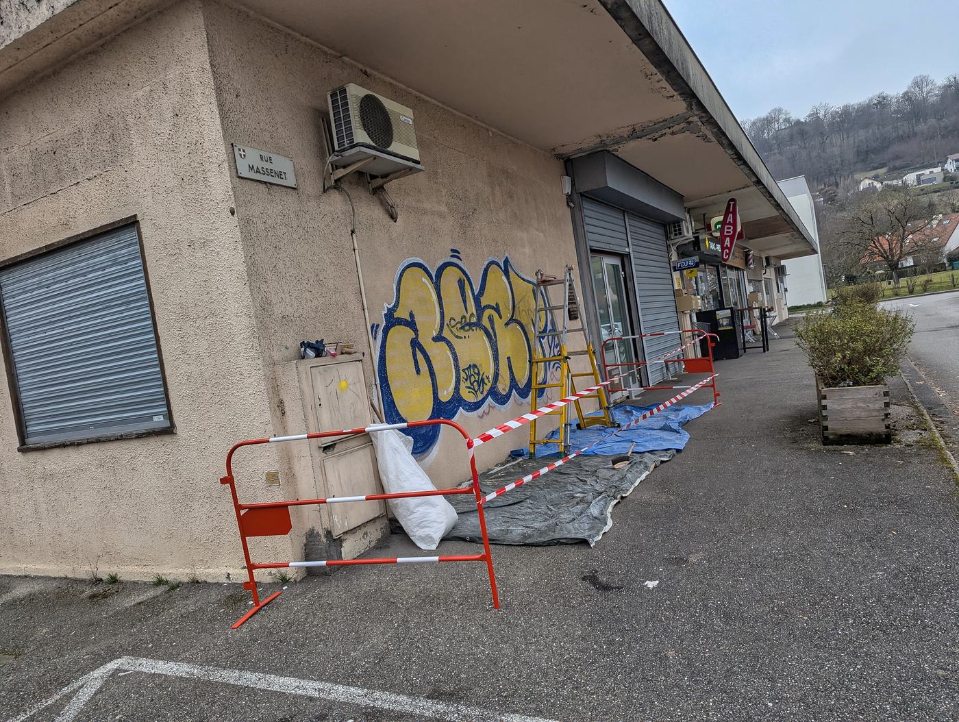 Ravalement de façade de commerces à Cognin — photo 7