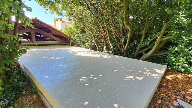 Réalisation d'une peinture sur sol à Communay