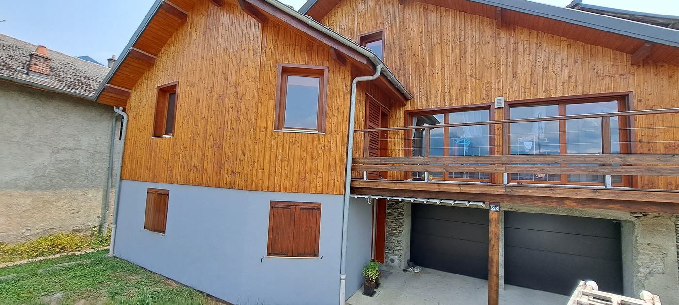 Réfection de façade et bardage bois à Chamoux-sur-Gelon — photo 1