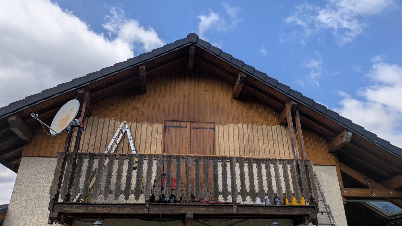 Rénovation de boiseries extérieures d'un chalet à Châteauneuf en Savoie — photo 3