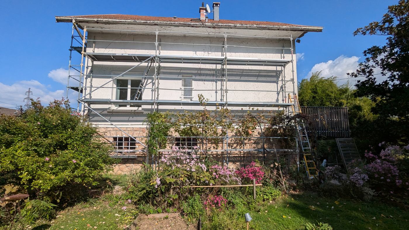 Rénovation complète en peinture d'une maison à Chambéry — photo 3