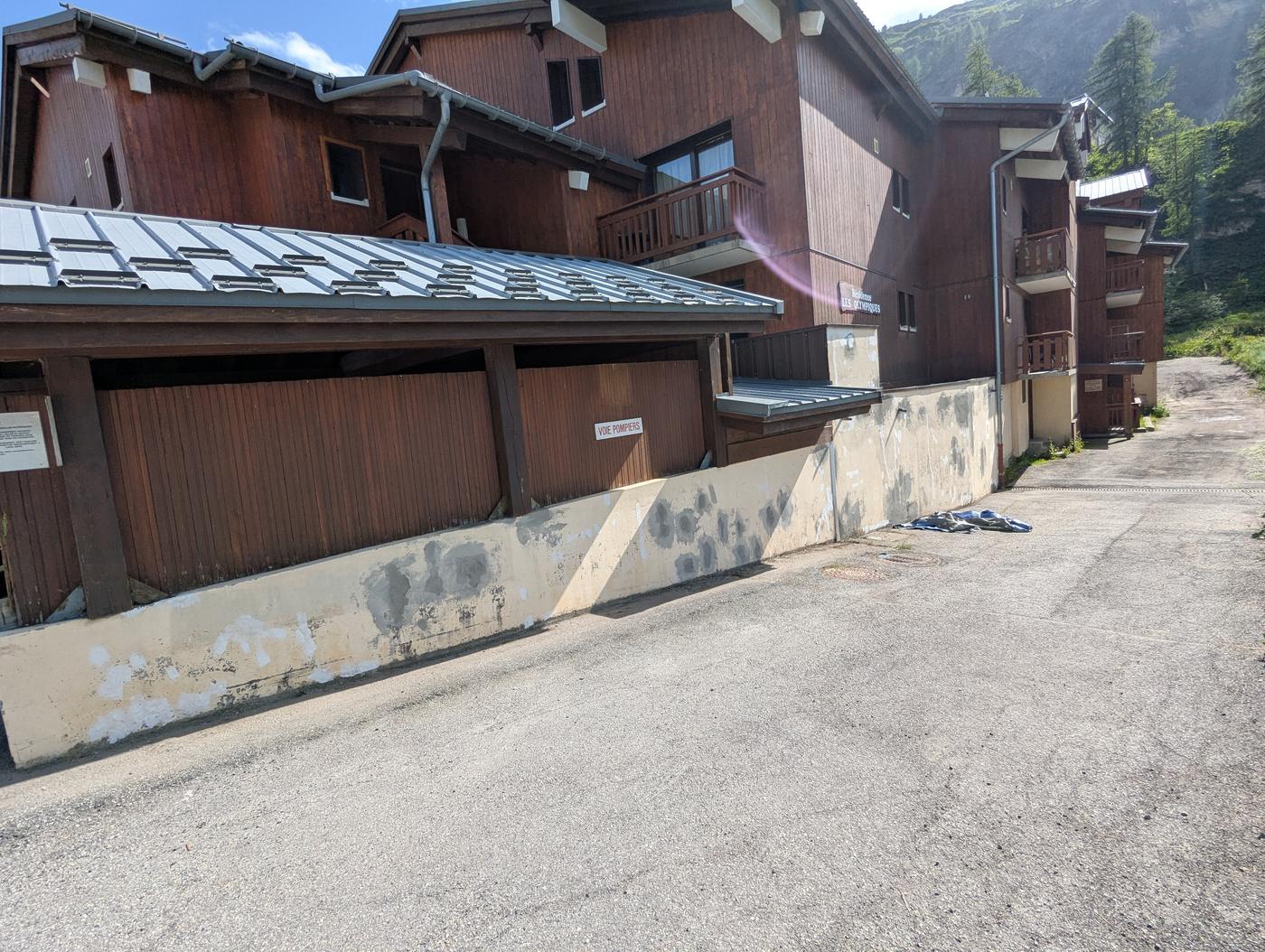 Rénovation des peintures de façade d'une copropriété à Tignes — photo 8