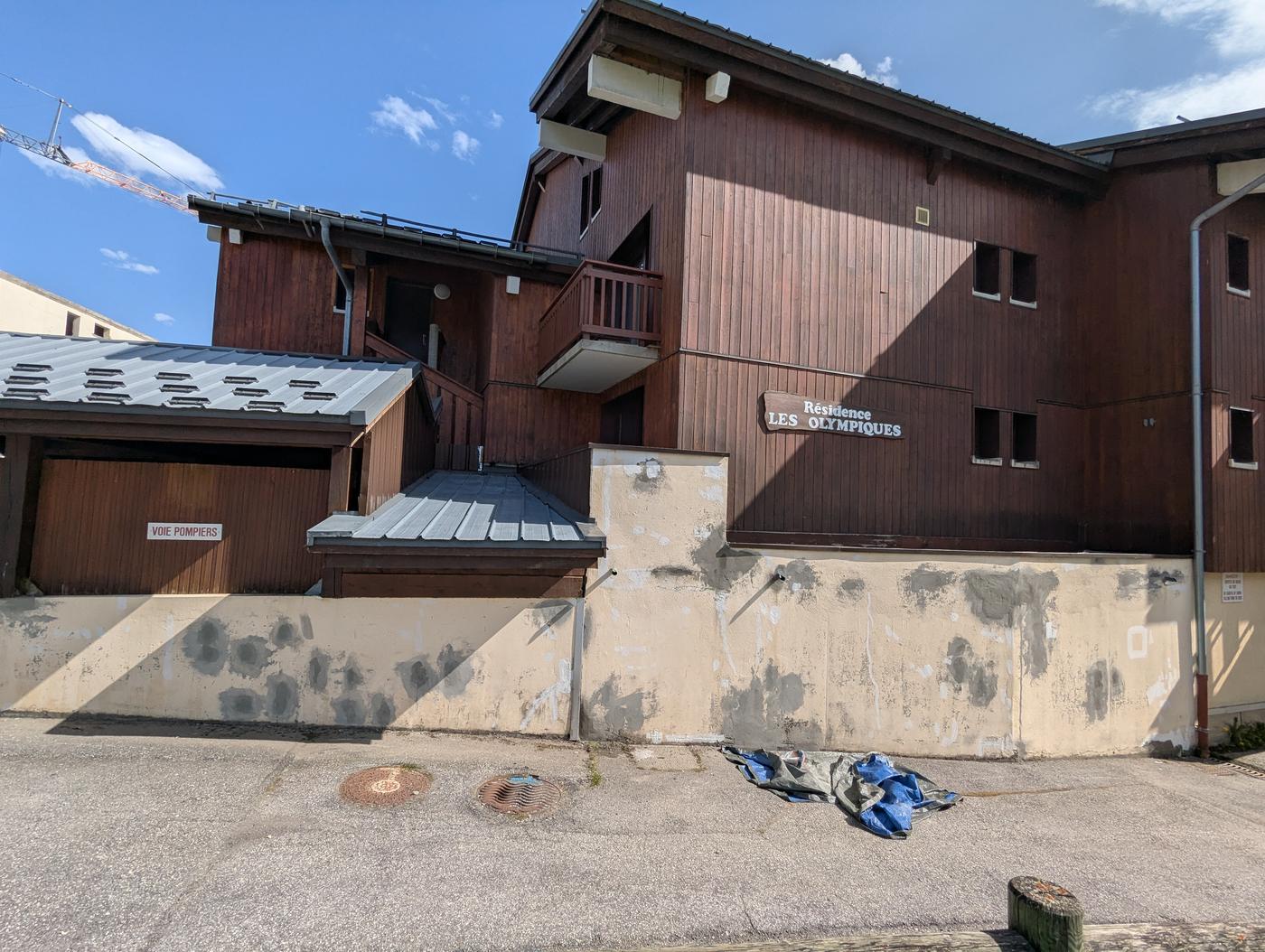 Rénovation des peintures de façade d'une copropriété à Tignes — photo 9