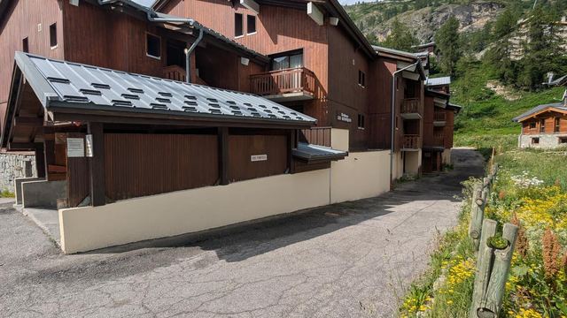 Rénovation des peintures de façade d'une copropriété à Tignes