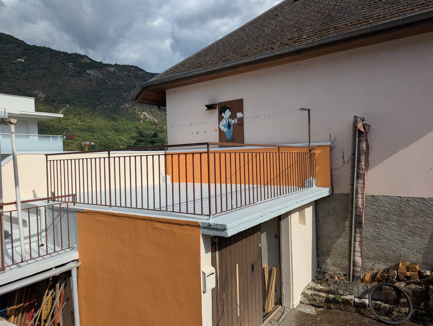 Rénovation d'une terrasse et des façades à Challes-les-Eaux — photo 2