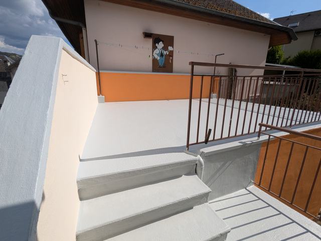 Rénovation d'une terrasse et des façades à Challes-les-Eaux