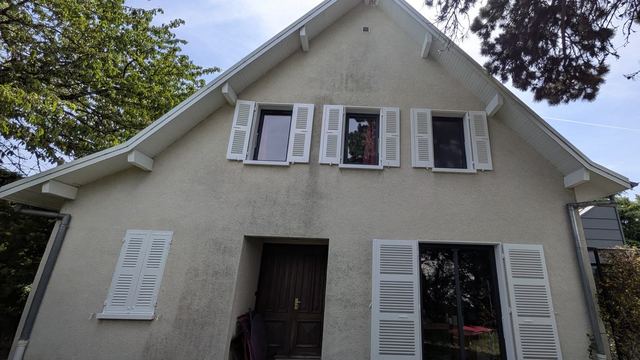 Rénovation de volets bois et encadrements de fenêtres en Savoie