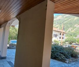 Façade de copropriété avant rénovation à Bourg-Saint-Maurice