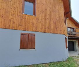 Façade rénovée après réfection complète à Chamoux-sur-Gelon