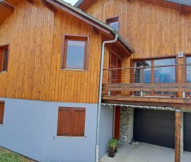 Vue finale des façades et éléments extérieurs rénovés à Chamoux-sur-Gelon